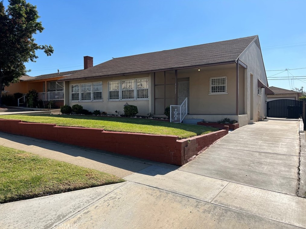 1722 108th St, Los Angeles CA  90047-4413 exterior