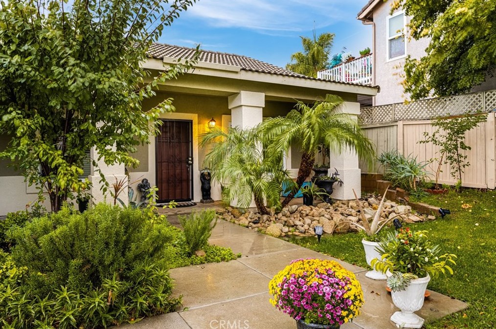 807 Solano Ct, Lake Elsinore, CA 92530