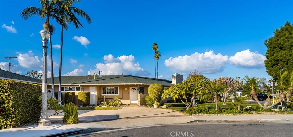 703 N Westwood Pl, Anaheim, CA 92805