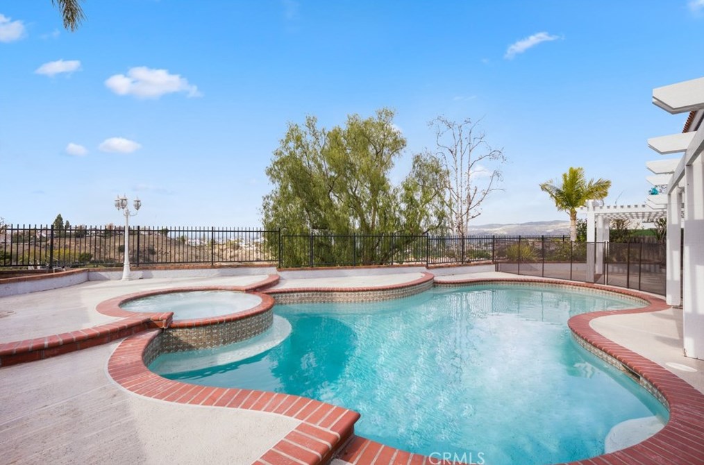 7321 E Nighthawk Cir, Anaheim, CA 92808