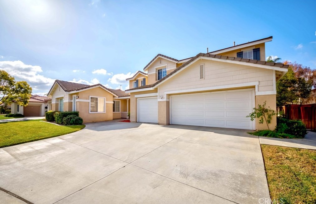 17673 Willow Dr, Riverside, CA 92503