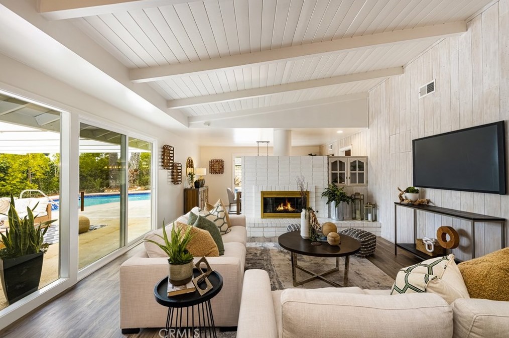 13381 Eton Pl, Santa Ana, CA 92705-2117