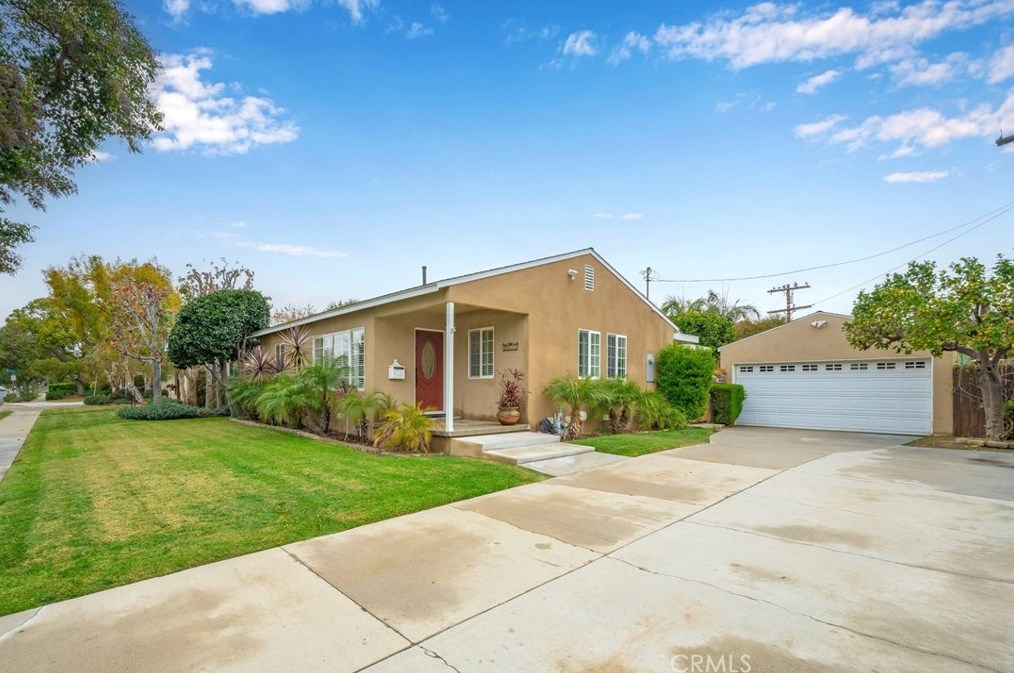3712 Stearnlee Ave, Long Beach, CA 90808-1930