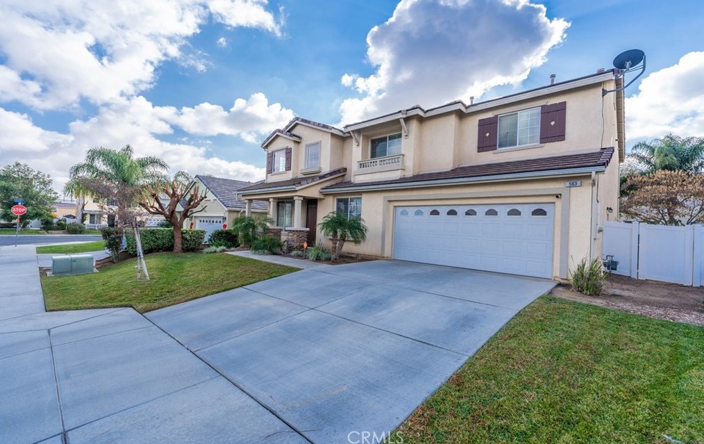 563 Victorian Hill Dr, Perris, CA 92570