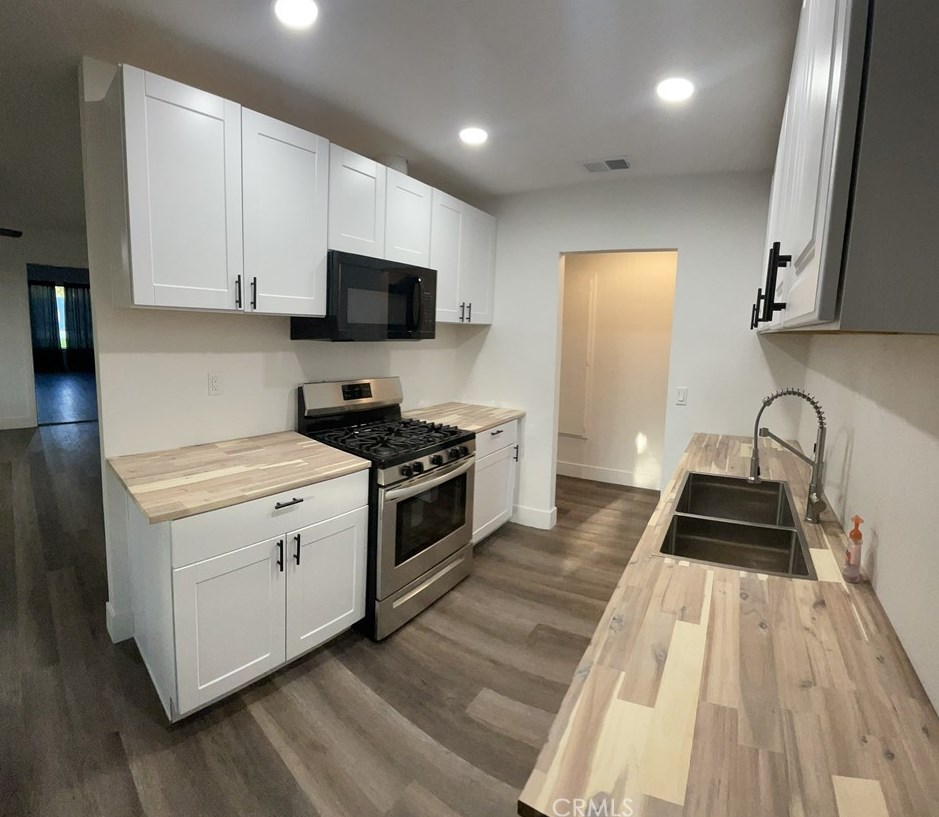 1216 Kent Ave, Escondido CA  92027-1416 exterior