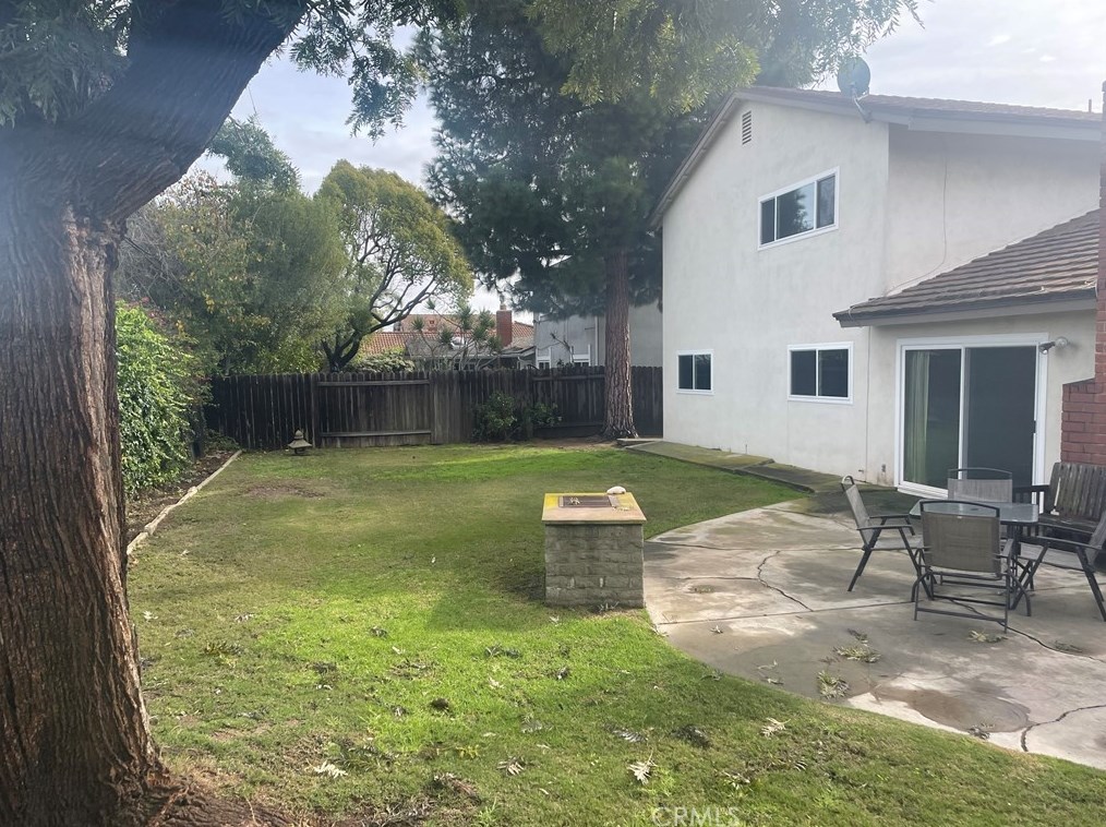 1108 El Camino Dr, Costa Mesa CA  92626-5529 exterior