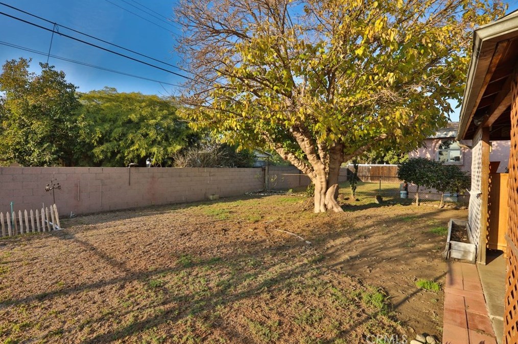 7637 Crossway Dr, Pico Rivera, CA 90660