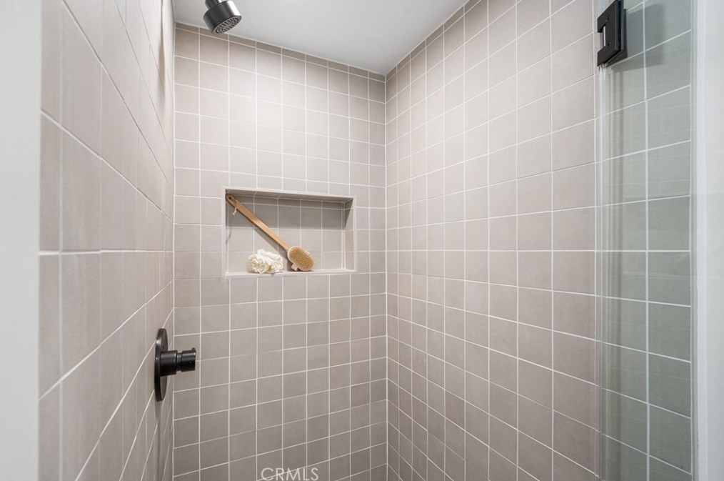 2207 Micheltorena St, Los Angeles CA  90039-3020 exterior