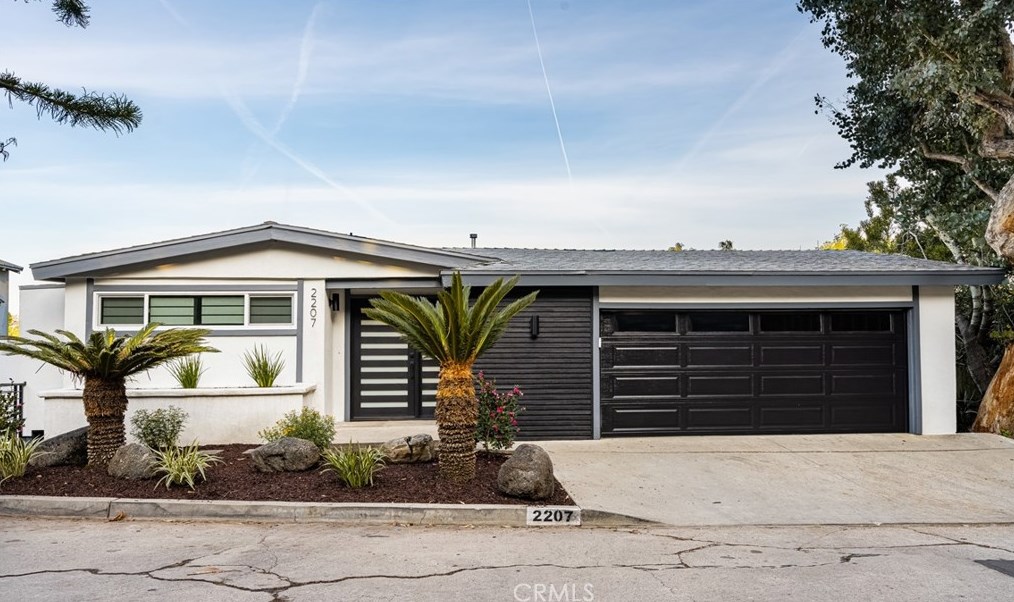 2207 Micheltorena St, Los Angeles CA  90039-3020 exterior
