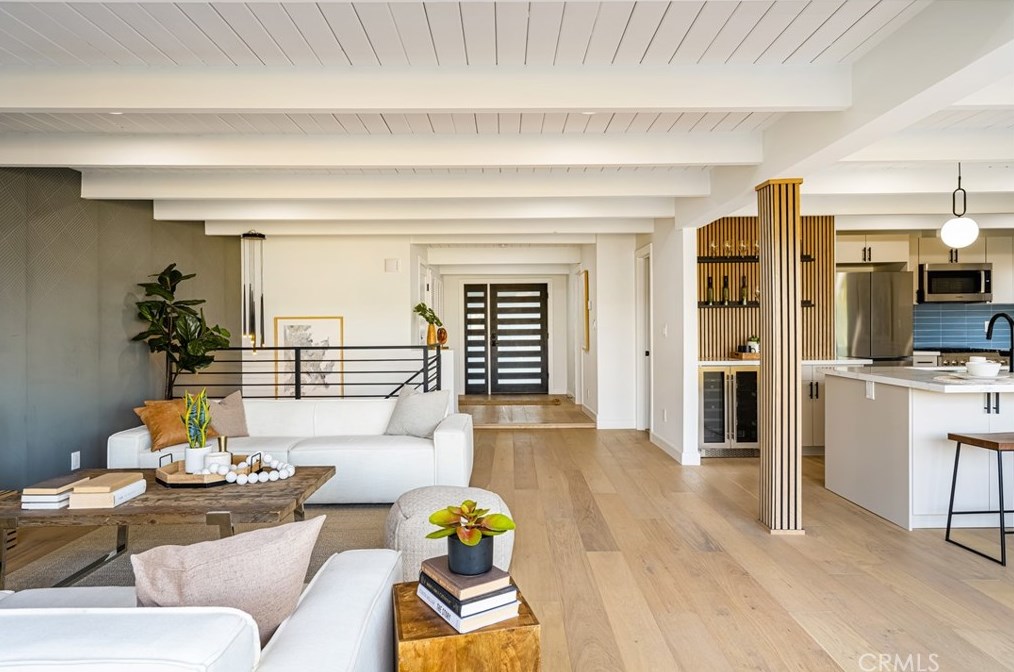 2207 Micheltorena St, Los Angeles CA  90039-3020 exterior