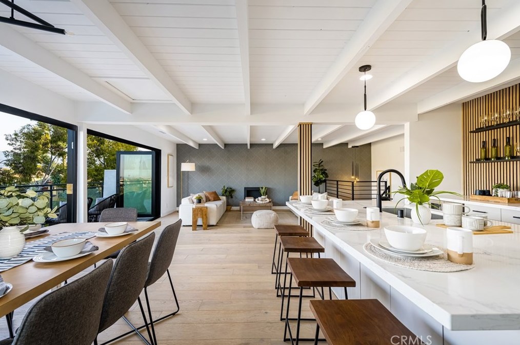 2207 Micheltorena St, Los Angeles CA  90039-3020 exterior
