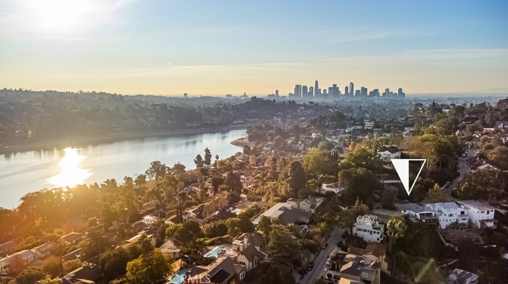 2207 Micheltorena St, Los Angeles CA  90039-3020 exterior