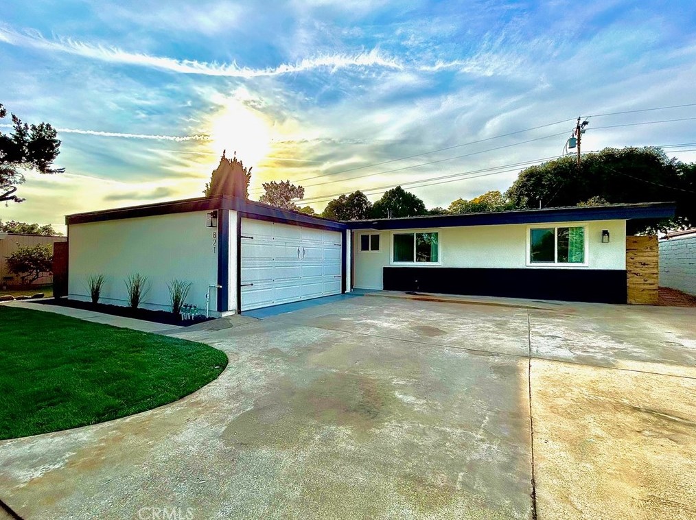 821 N Mountain View Pl, Fullerton, CA 92831