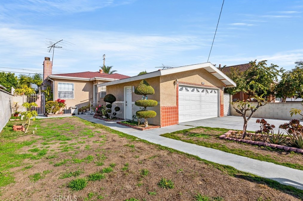 2409 W Stanford St, Santa Ana, CA 92704