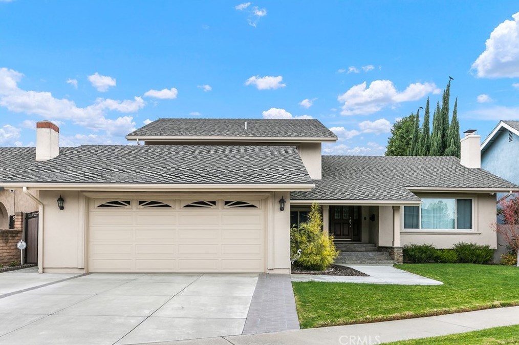 11271 Kelly Ln, Los Alamitos, CA 90720
