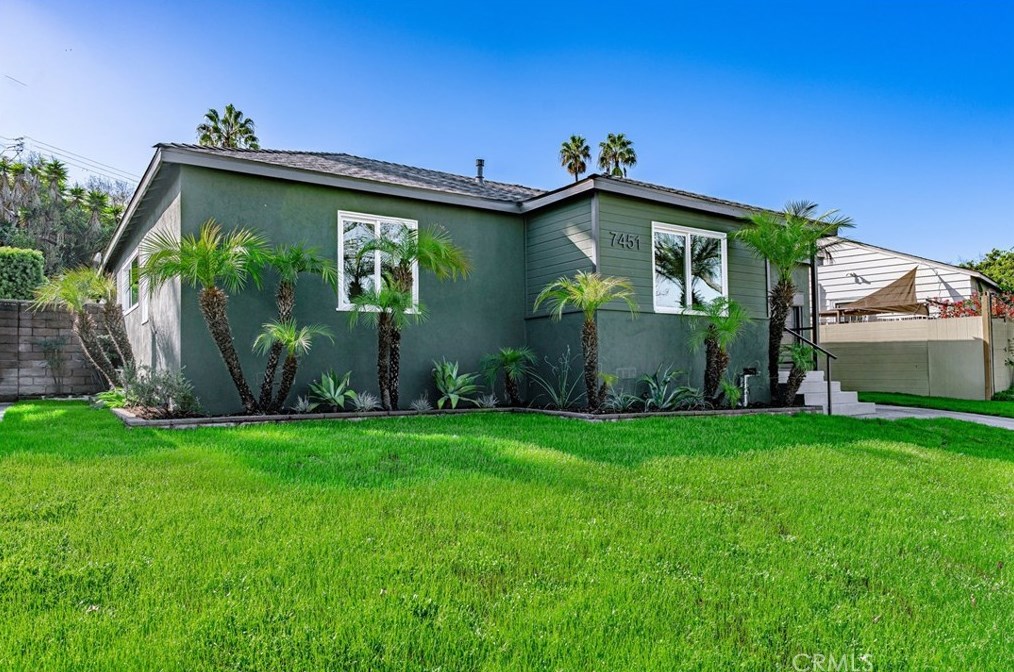 7451 Midfield Ave, Los Angeles CA  90045-3229 exterior