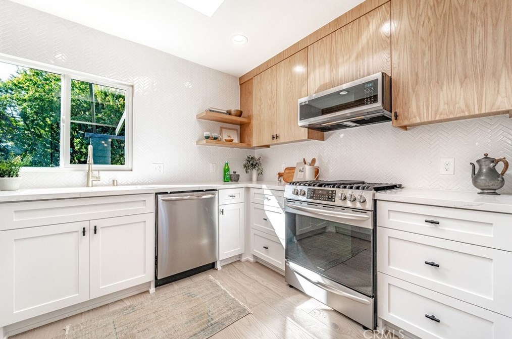 7451 Midfield Ave, Los Angeles CA  90045-3229 exterior