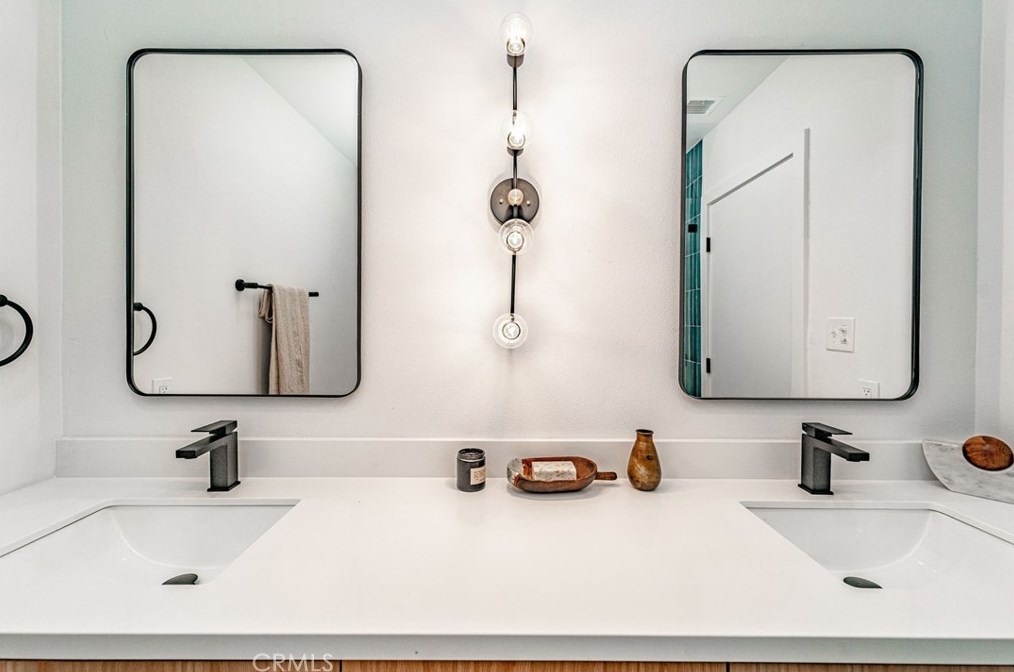 7451 Midfield Ave, Los Angeles CA  90045-3229 exterior