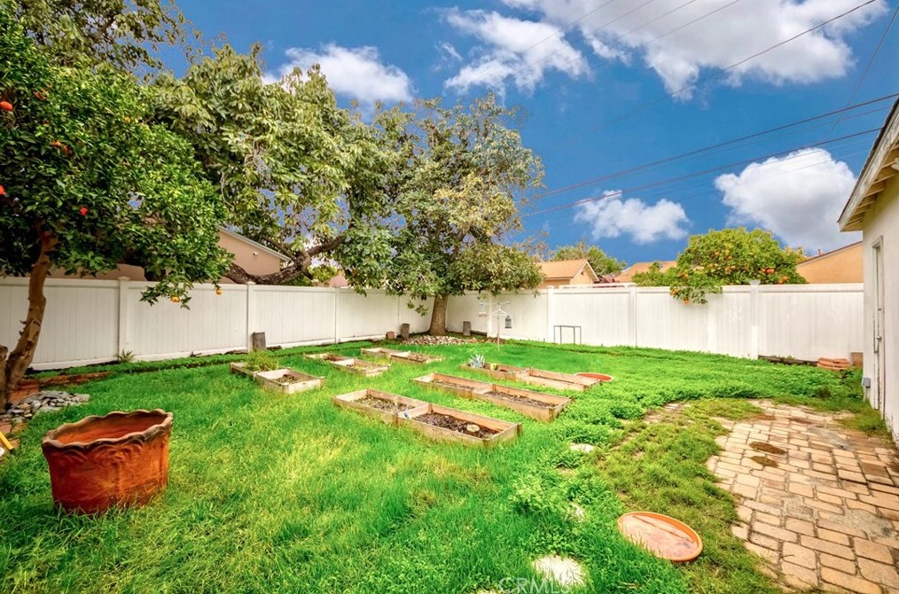 14409 Longworth Ave, Norwalk CA  90650-4722 exterior