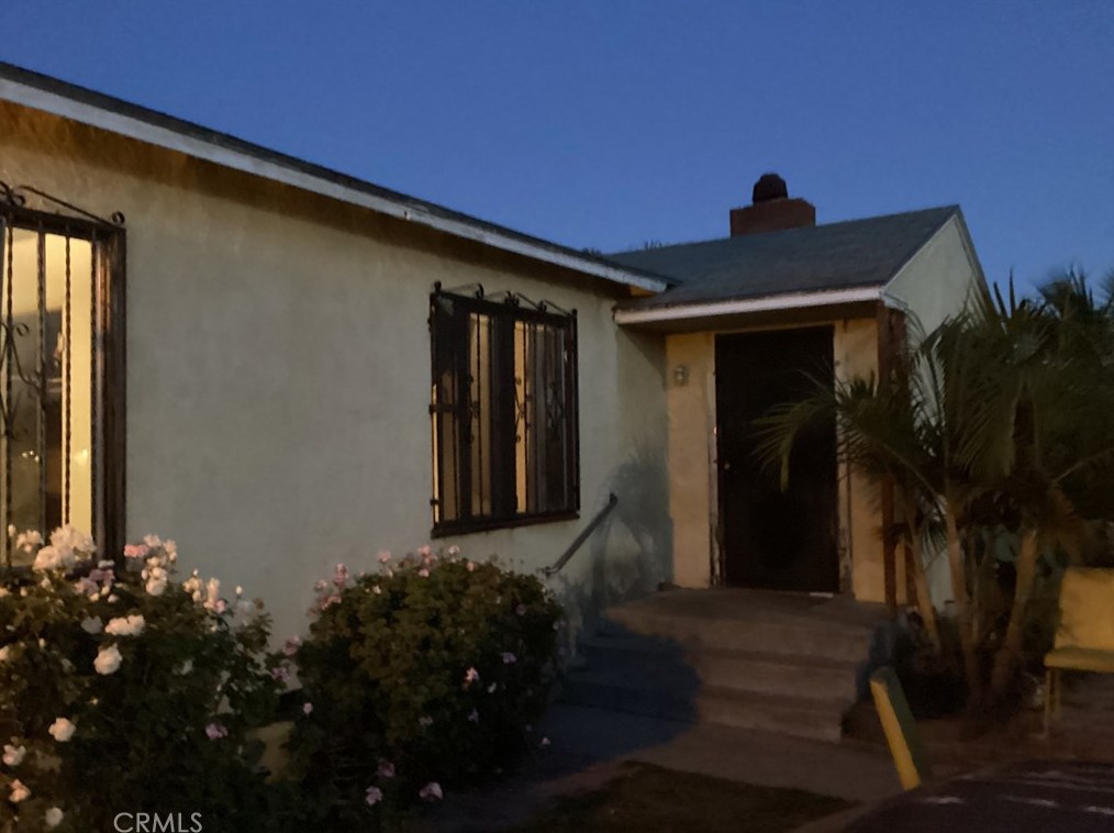 331 130th St, Los Angeles, CA 90061-2719
