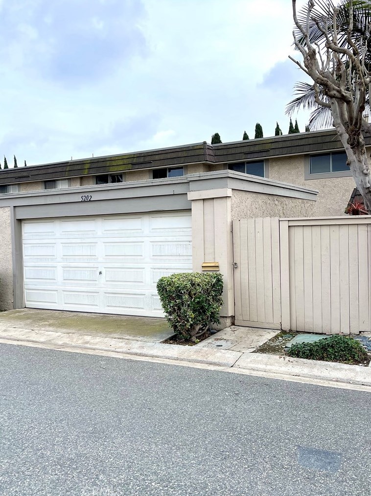 5202 Victoria Pl, Westminster, CA 92683-4848
