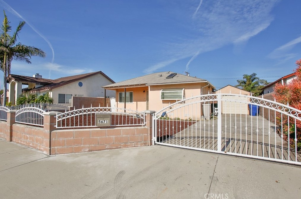 5671 Vonnie Ln, Cypress, CA 90630