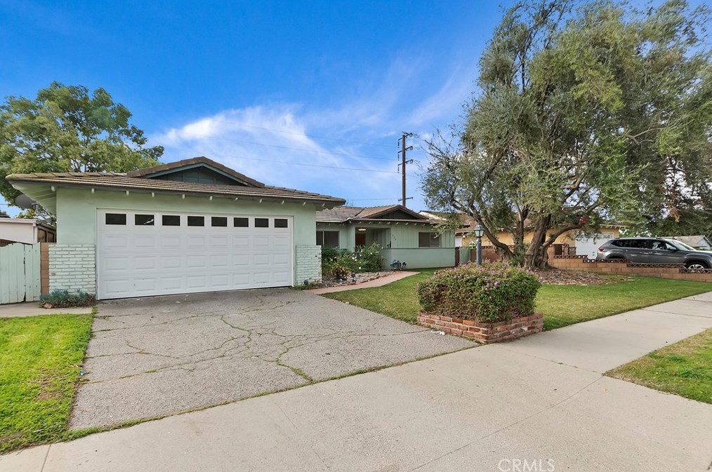 328 Essex St, Glendora, CA 91740