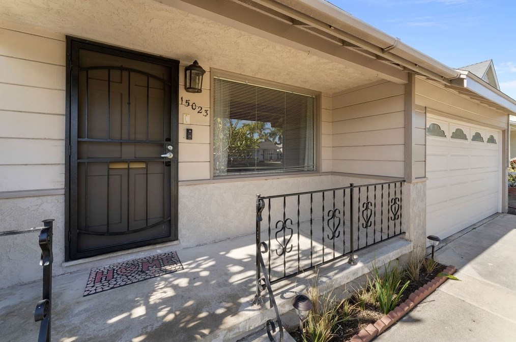 15023 Rayfield Dr, La Mirada, CA 90638-5147