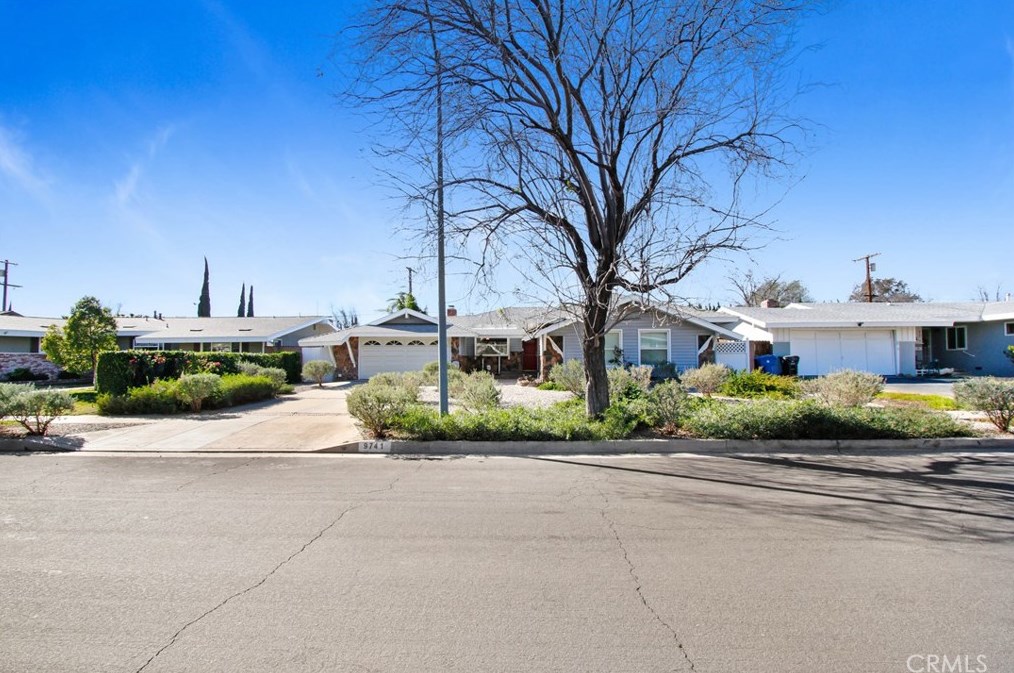 9741 Kessler Ave, Chatsworth, CA 91311-5504