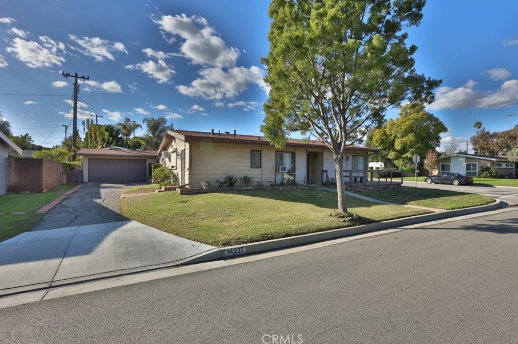14227 Figueras Rd, La Mirada, CA 90638-3841