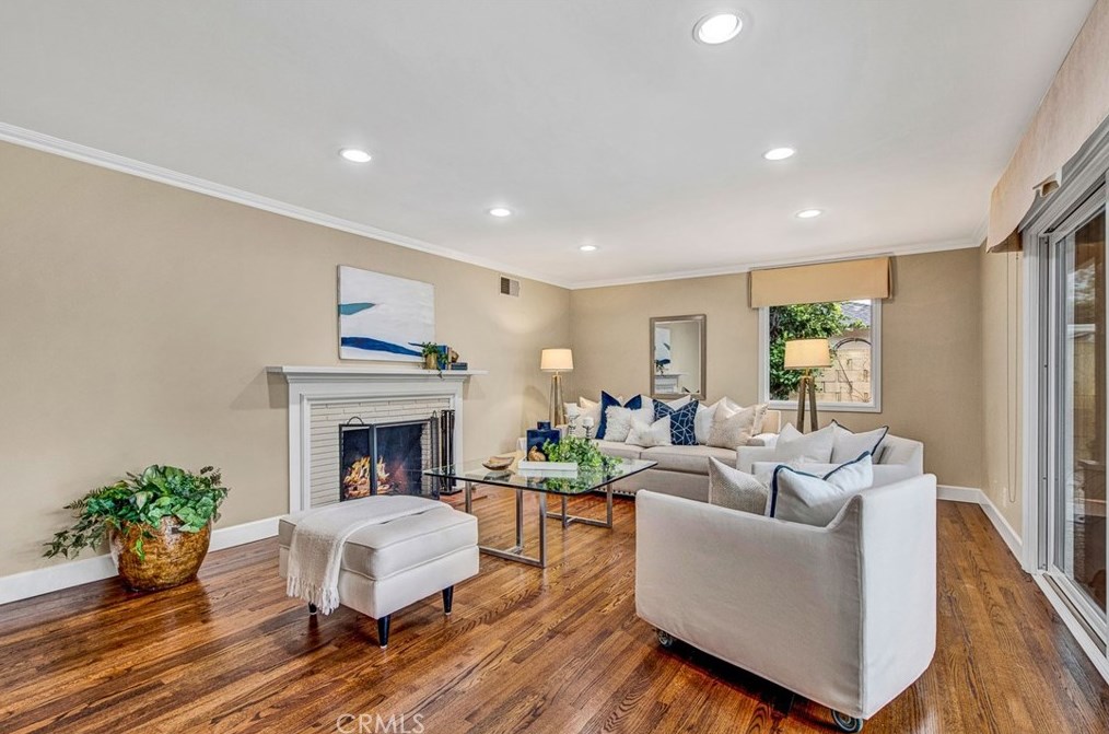 1208 Park Ln, Santa Ana CA  92706-1423 exterior