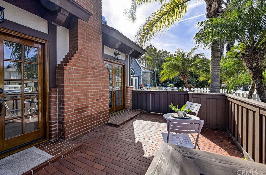 418 14th St, Huntington Beach, CA 92648-4220