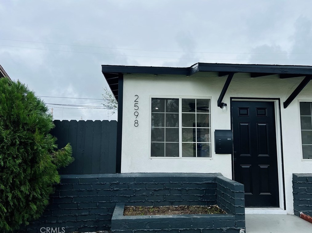 2598 Roxbury Dr, San Bernardino, CA 92404