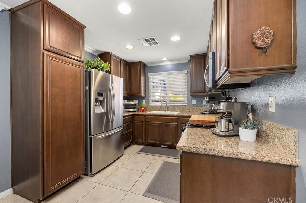 22504 Canal Circle, Colton, CA 92313