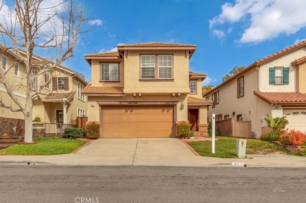 8671 E Sunnywalk Ln, Anaheim, CA 92808
