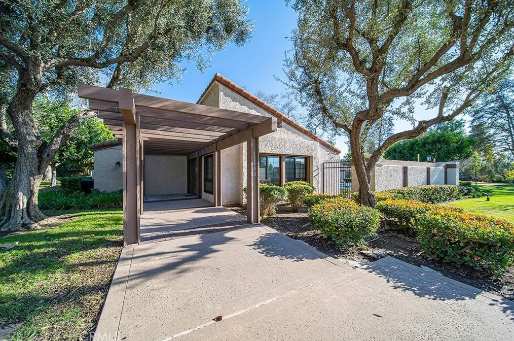 12700 Oakthorn Ln, La Mirada CA  90638-2521 exterior