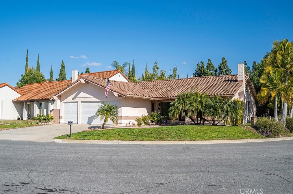 12700 Oakthorn Ln, La Mirada, CA 90638-2521