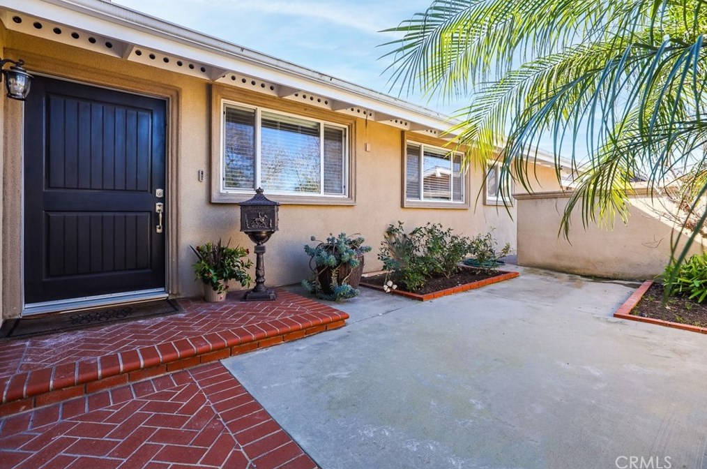 2712 Mainway Dr, Los Alamitos, CA 90720