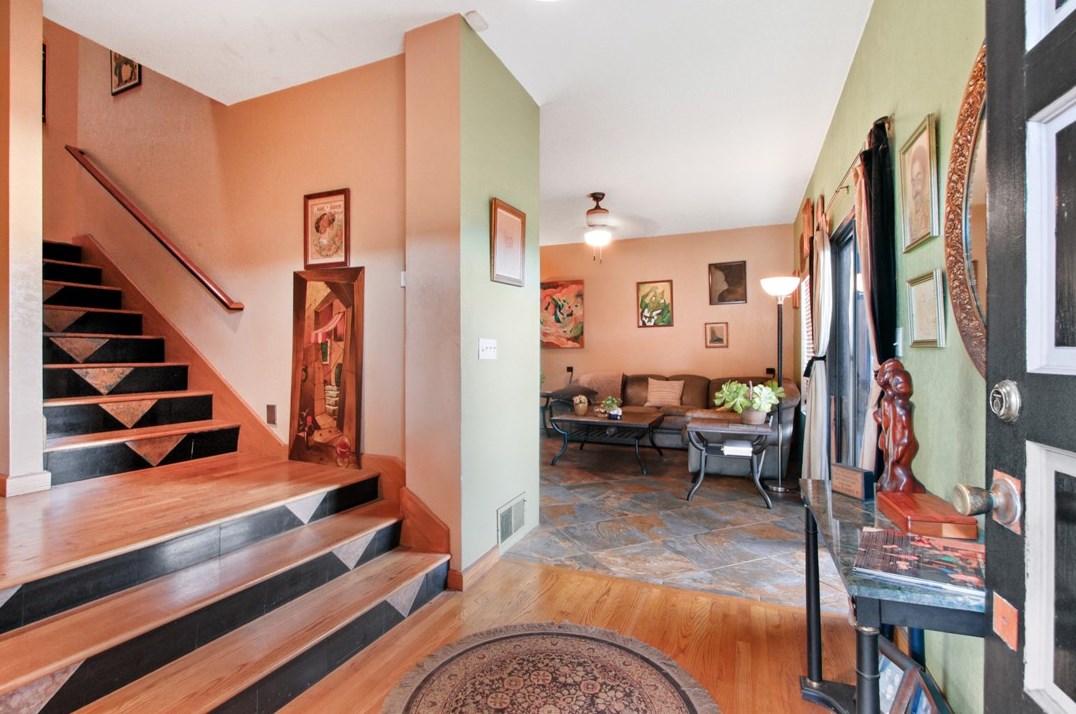 2460 Fairbrook Way, Costa Mesa CA  92626-6573 exterior