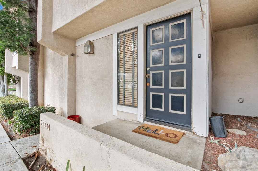 2460 Fairbrook Way, Costa Mesa CA  92626-6573 exterior