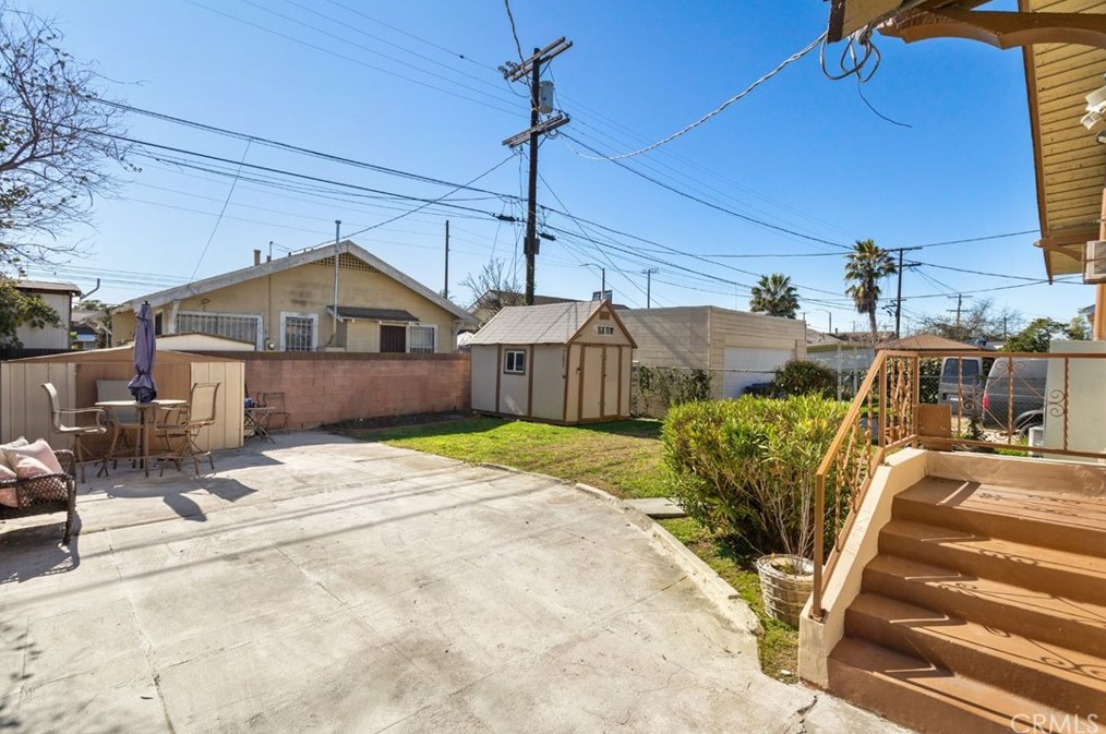 1438 37th Dr, Los Angeles CA  90018-4510 exterior