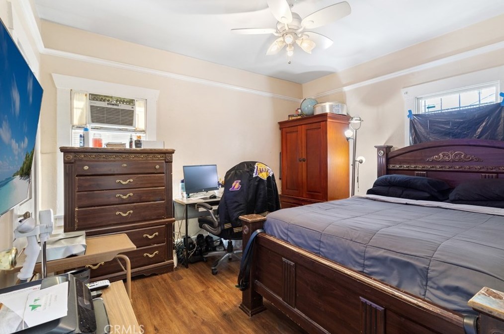 1438 37th Dr, Los Angeles CA  90018-4510 exterior