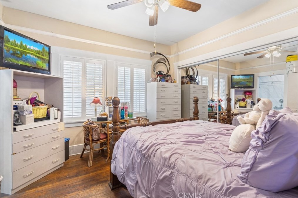 1438 37th Dr, Los Angeles CA  90018-4510 exterior