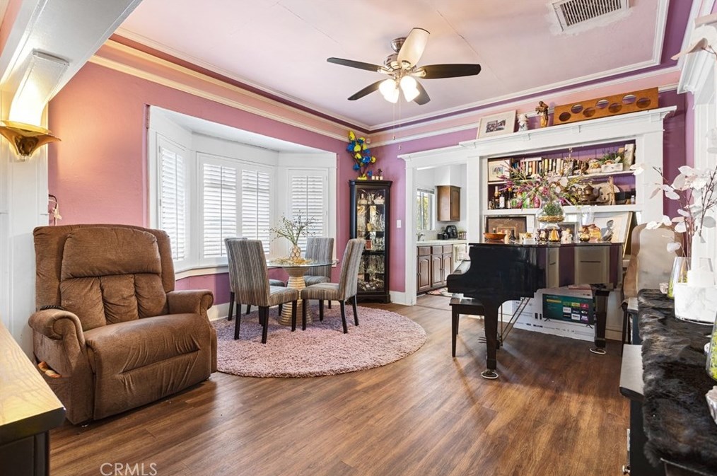 1438 37th Dr, Los Angeles CA  90018-4510 exterior