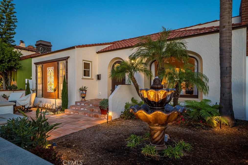 64 Corona Ave, Long Beach, CA 90803