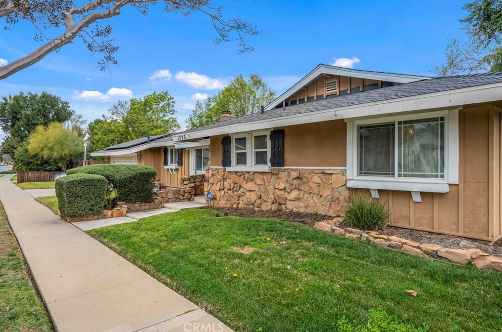 1326 Buena Vista Ave, Corona, CA 92882-4105
