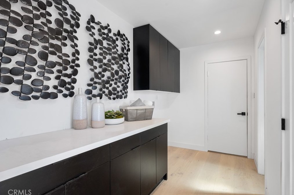 5419 Garth Ave, Los Angeles CA  90056-1115 exterior