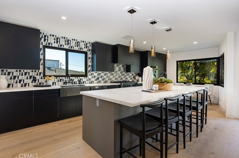 5419 Garth Ave, Los Angeles CA  90056-1115 exterior