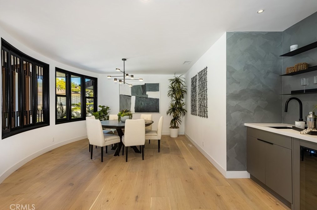 5419 Garth Ave, Los Angeles CA  90056-1115 exterior