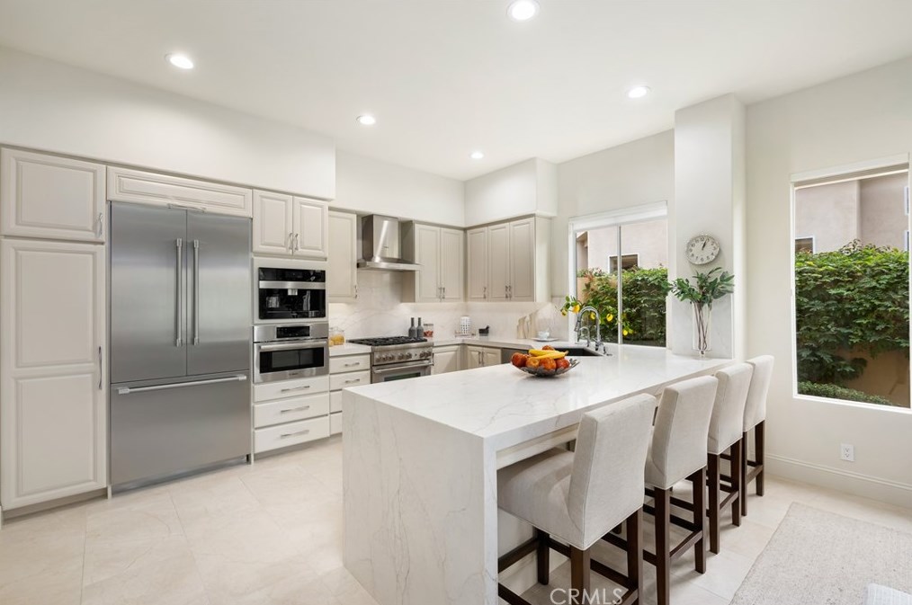 223 Desert Holly Dr, Palm Desert CA  92211-7410 exterior